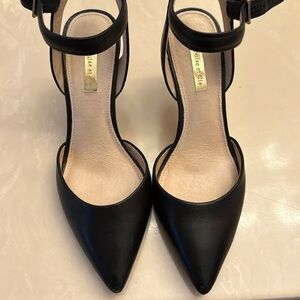 Louise et Cie black pumps. Size 7.5